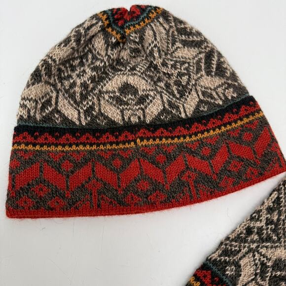 Invisible World Alpaca Beanie Hat & Fingerless Gloves Set M Red Gray Fair Isle - Picture 4 of 7
